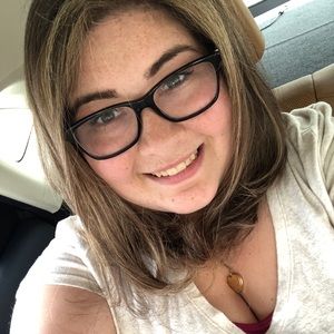 Meet your Posher, Marissa